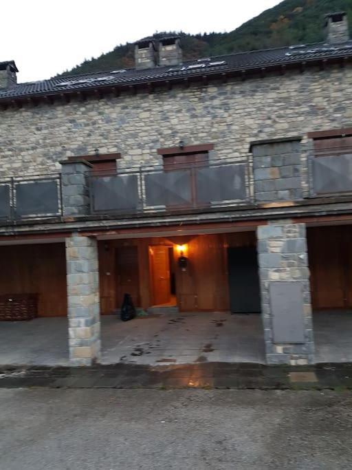Adosado En Villanua Con Wifi Esterno foto