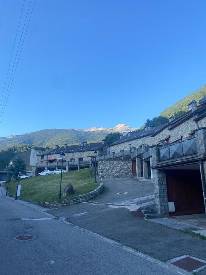 Adosado En Villanua Con Wifi Esterno foto